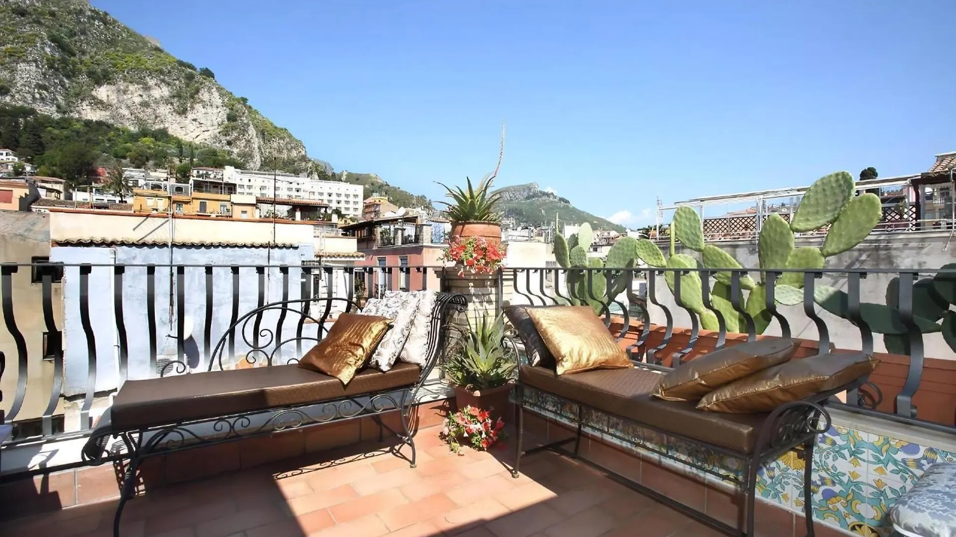Francesca Villa Taormina Tatil Evi